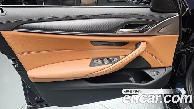 BMW 5 Series G30 — Фото автомобиля 13