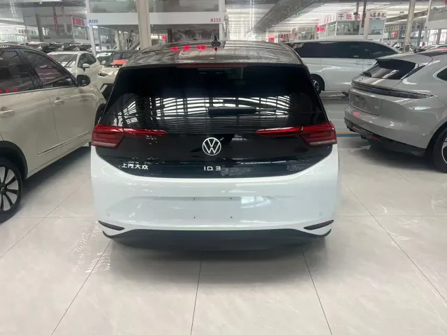 Volkswagen ID.3 — Фото автомобиля 10