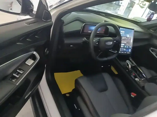 Geely Boyue — Фото автомобиля 15
