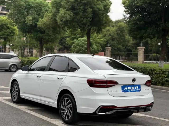 Volkswagen Lavida — Фото автомобиля 15