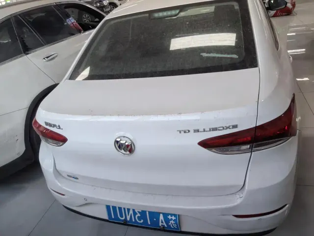 Buick Excelle — Фото автомобиля 8