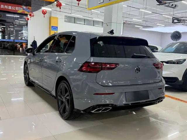Volkswagen Golf — Фото автомобиля 6