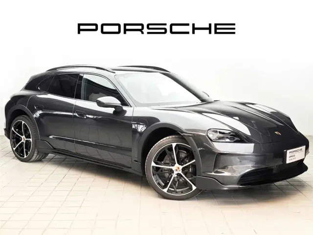 Porsche Taycan — Фото автомобиля 3