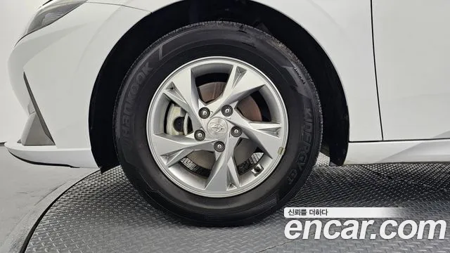 Hyundai AVANTE Avante (CN7) — Фото автомобиля 5