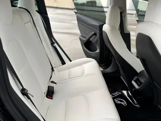 Tesla Model 3 — Фото автомобиля 7