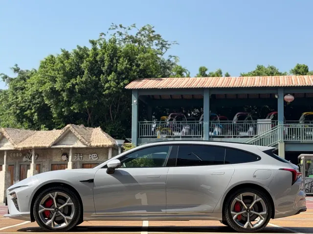 Hozon Nezha S Shooting Brake — Фото автомобиля 3