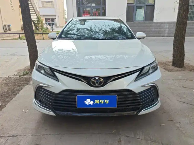 Toyota Camry — Фото автомобиля 2