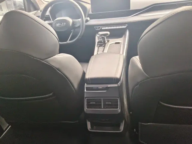 Geely Xingrui — Фото автомобиля 10