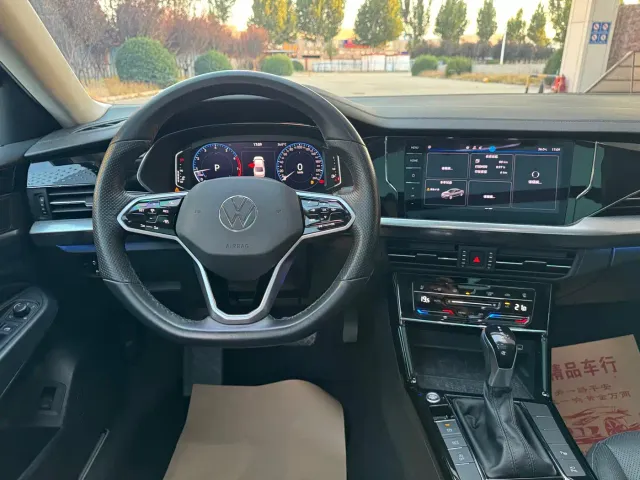 Volkswagen Passat — Фото автомобиля 9