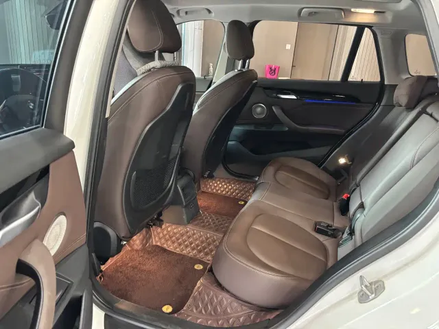 BMW X1 — Фото автомобиля 12