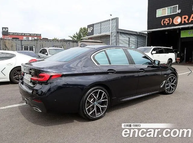 BMW 5-Series 5 серия (G30) — Фото автомобиля 4