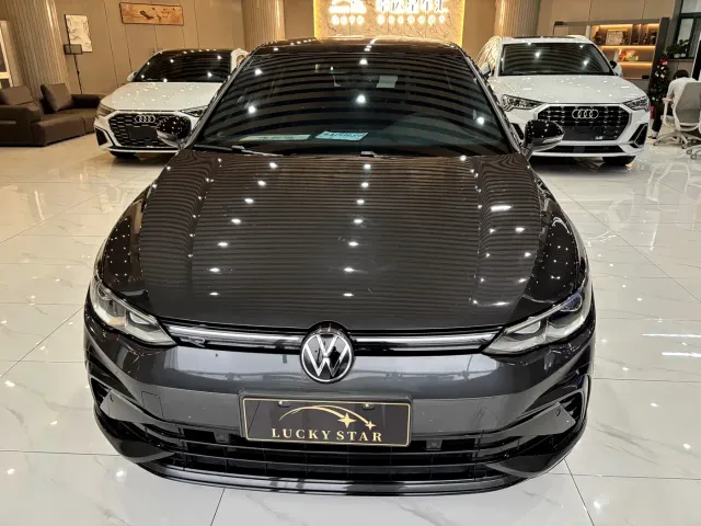 Volkswagen Golf — Фото автомобиля 8