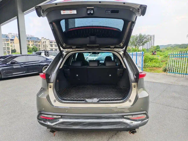 Toyota Harrier — Фото автомобиля 16
