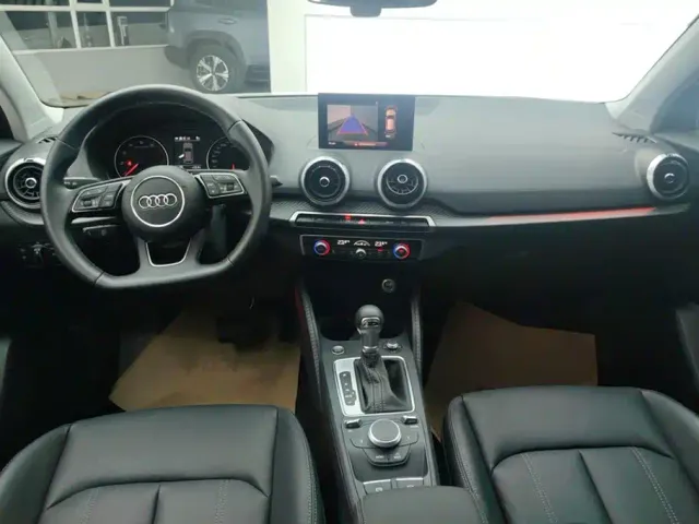 Audi Q2L — Фото автомобиля 12