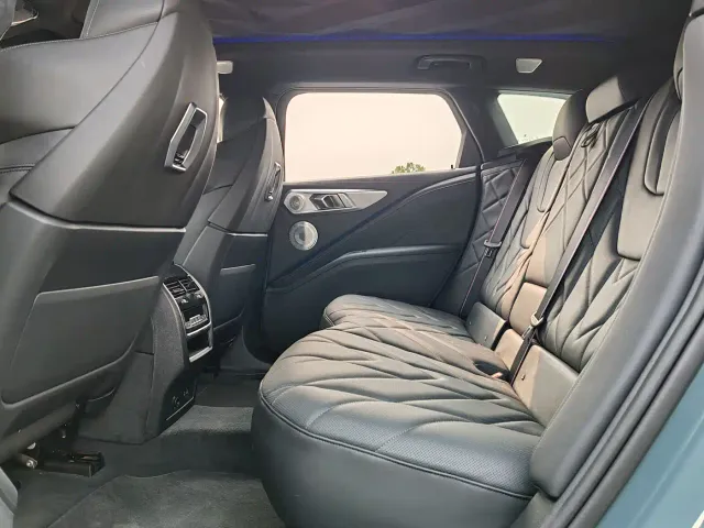 BMW XM — Фото автомобиля 12