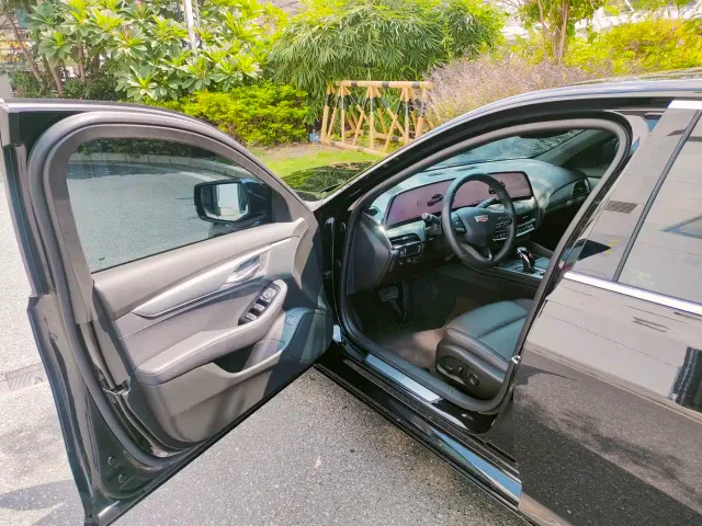 Cadillac CT5 — Фото автомобиля 11
