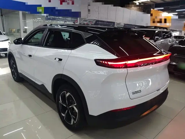 Dongfeng Fengshen L7 — Фото автомобиля 4