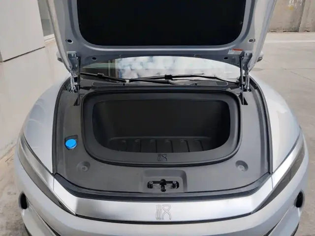 BYD Han L — Фото автомобиля 16
