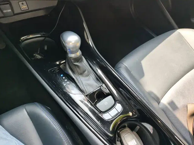 Toyota C-HR — Фото автомобиля 13