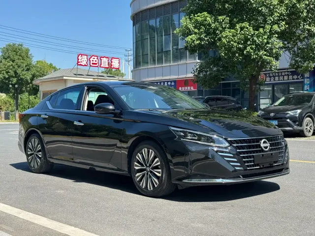 Nissan Teana — Фото автомобиля 3