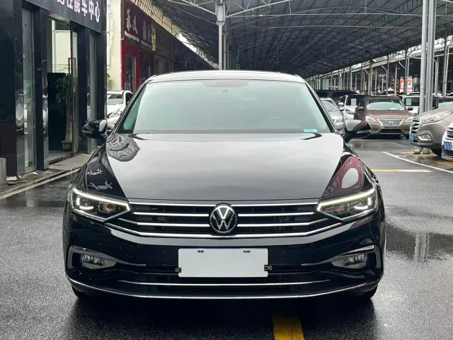 Фотография автомобиля — Volkswagen Magotan