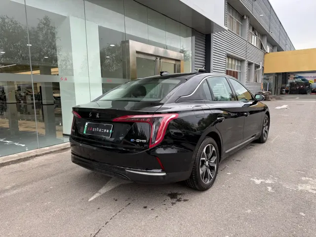 Hongqi E-QM5 — Фото автомобиля 9