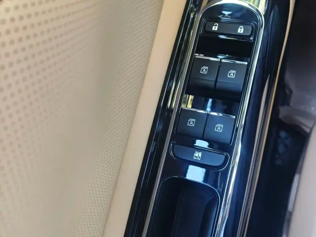 GAC Trumpchi E8 — Фото автомобиля 24