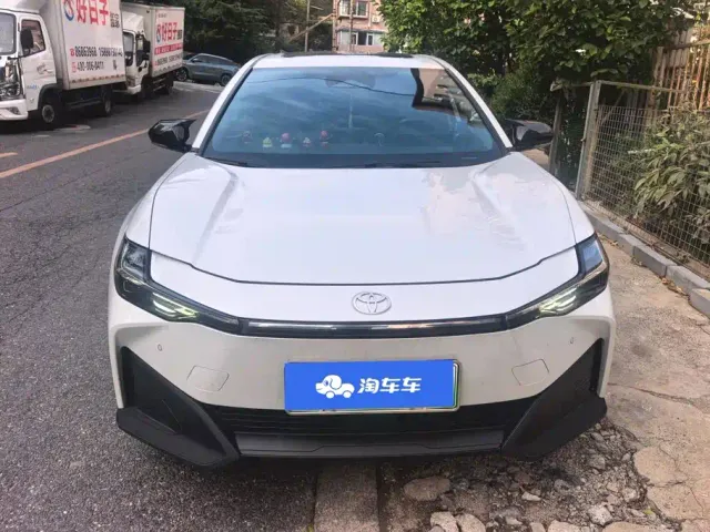 Toyota bZ3 — Фото автомобиля 2