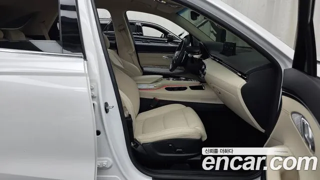 Genesis GV70 — Фото автомобиля 11