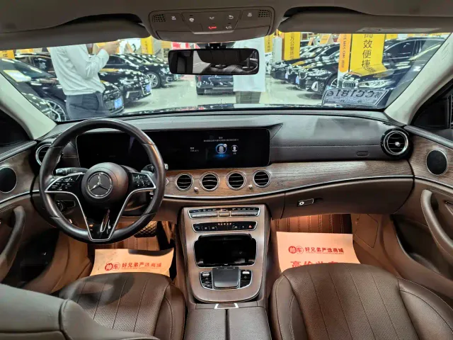 Mercedes-Benz E-Class — Фото автомобиля 8