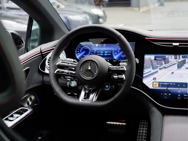 Mercedes-Benz EQE AMG — Фото автомобиля 12