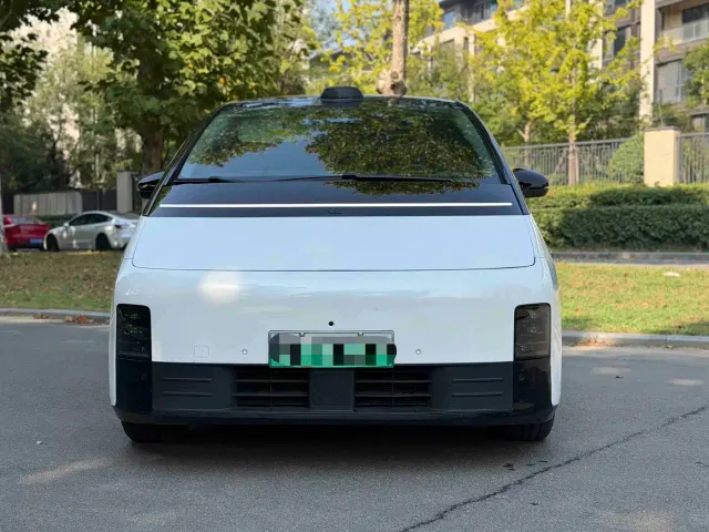 Li Auto MEGA — Фото автомобиля 2