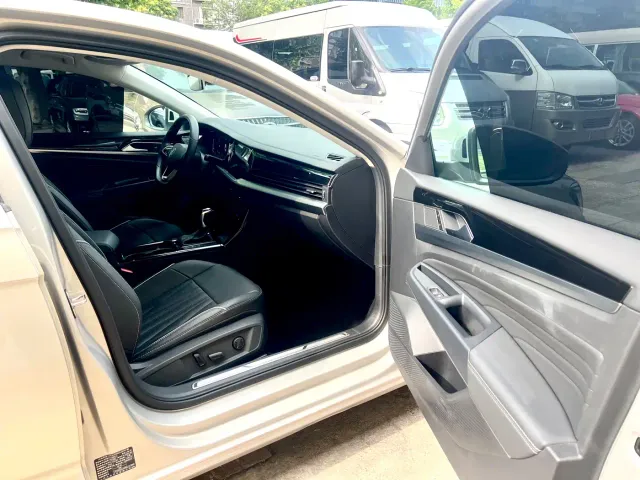 Volkswagen Passat — Фото автомобиля 21