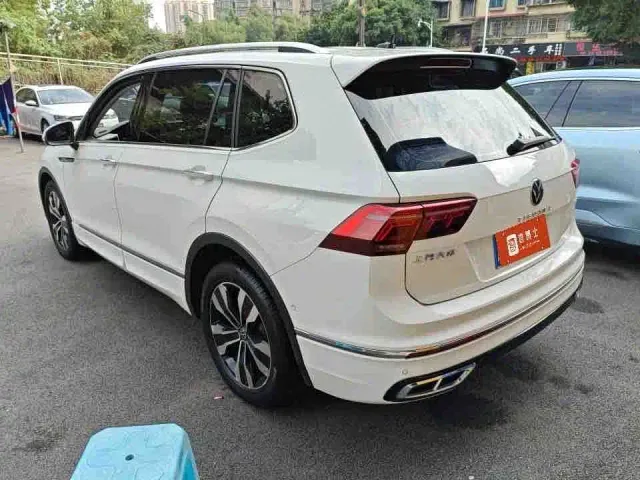 Volkswagen Tiguan L — Фото автомобиля 7
