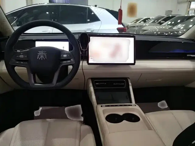 BYD Qin L — Фото автомобиля 9