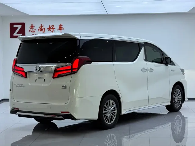 Toyota Alphard — Фото автомобиля 15