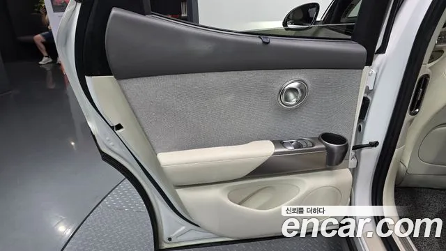 Genesis GV60 — Фото автомобиля 25