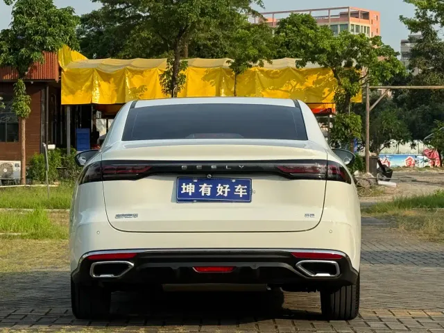 Geely Emgrand — Фото автомобиля 5