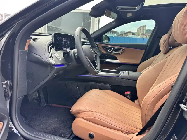 Mercedes-Benz E-Class — Фото автомобиля 4