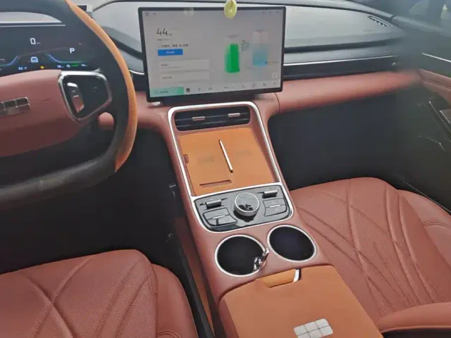 Geely Galaxy L6 — Фото автомобиля 16