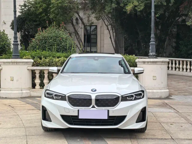 BMW i3 — Фото автомобиля 2