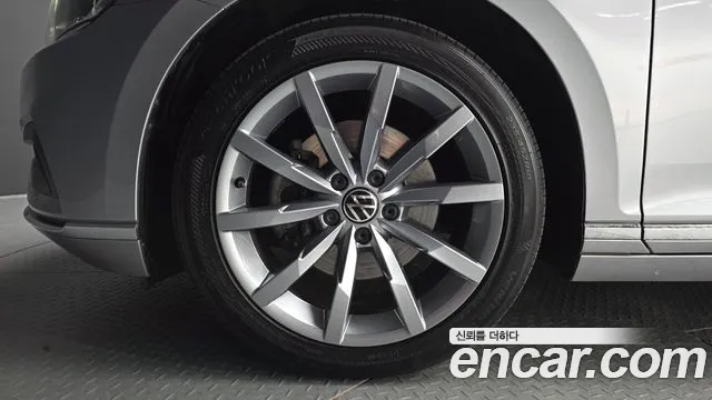Volkswagen Passat — Фото автомобиля 5