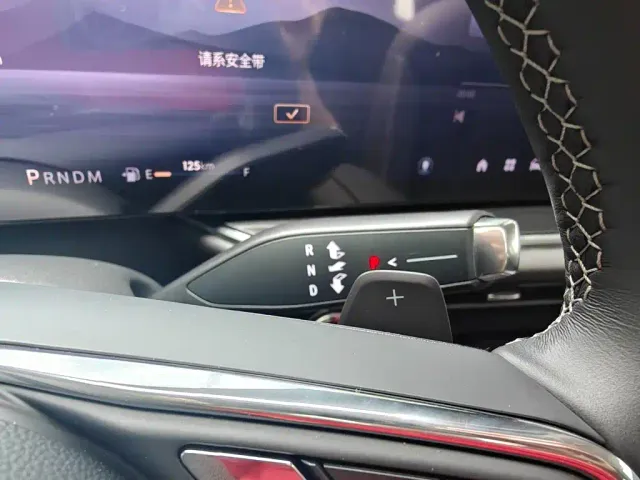 Buick Envision Plus — Фото автомобиля 14
