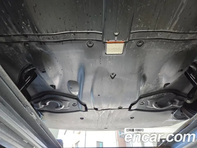 Tesla Model Y — Фото автомобиля 28