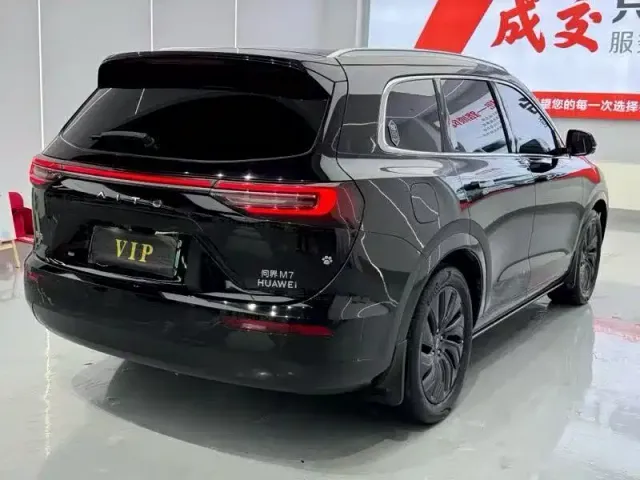 Aito M7 — Фото автомобиля 11