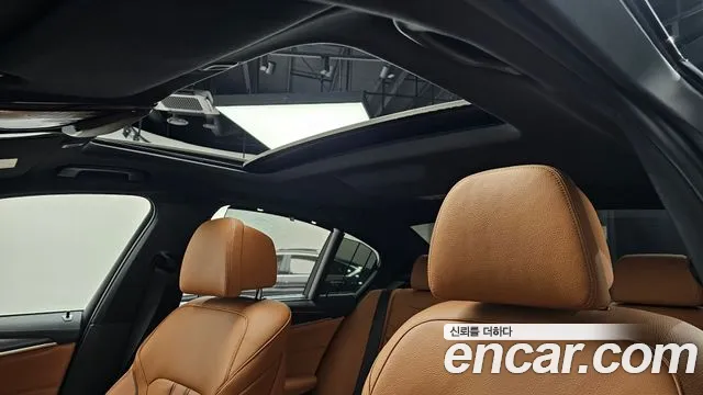 BMW 5-Series — Фото автомобиля 12