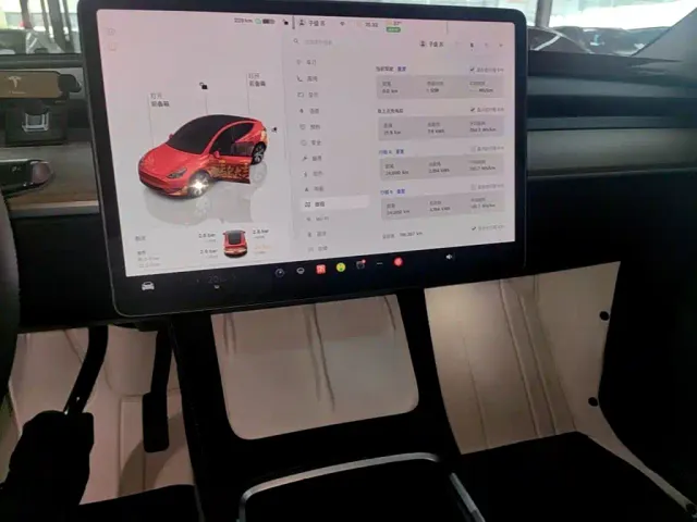 Tesla Model Y — Фото автомобиля 12