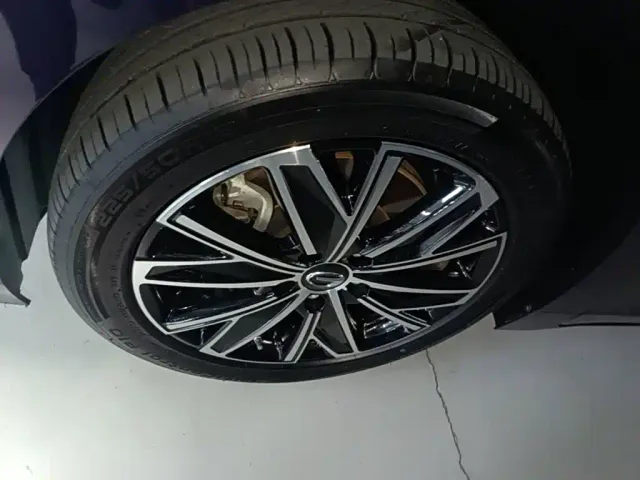 GAC Trumpchi E8 — Фото автомобиля 22