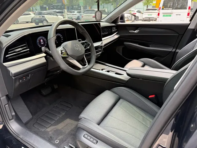Volkswagen Passat — Фото автомобиля 9