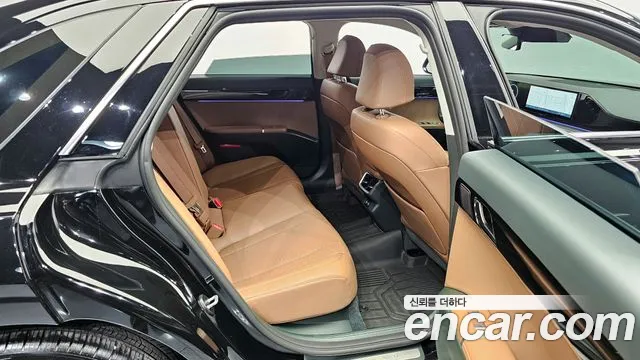 Hyundai Grandeur Grandeur (GN7) 2.5 Бензин 2WD — Фото автомобиля 12